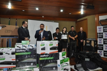 Polcia Civil compra uniformes e cmeras de vigilncia com emendas de deputado - Foto por: PJC-MT