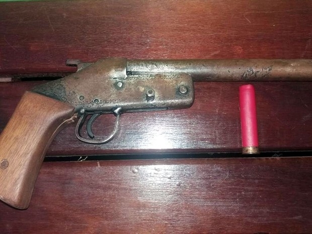 Ladres tentaram atirar em PM durante roubo, arma falhou e um deles foi morto (Foto: Divulgao/PM)