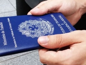 No setor privado, 165 mil pessoas atuam sem carteira assinada (Foto: Heloise Hamada/G1)