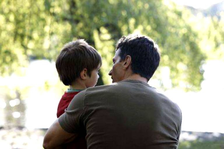 O estudo apontou a possibilidade de o cuidado dos filhos aumentar a longevidade dos pais (ThinkStock/VEJA)