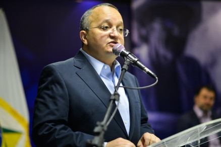 O governador Pedro Taques, que ir destinar R$ 22 milhes em emendas parlamentares aos municpios do Estado