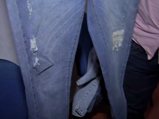 Modelo de cala jeans proibido em escola estadual de MT (Foto: Reproduo/TVCA)