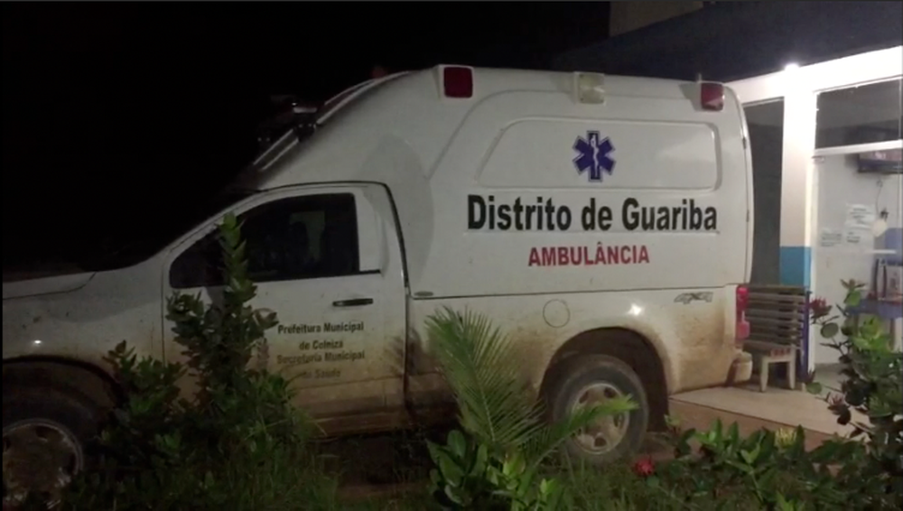 Corpos de vtimas so levados para Colniza (Foto: Reproduo/TVCA)