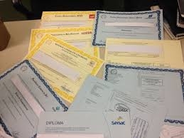 Diplomas de curso superior e ensino mdio so oferecidos para venda na internet