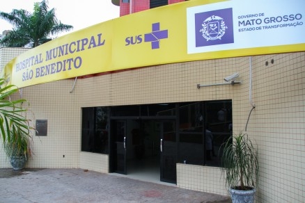 Agresso aconteceu em frente ao Hospital So Benedito, em Cuiab