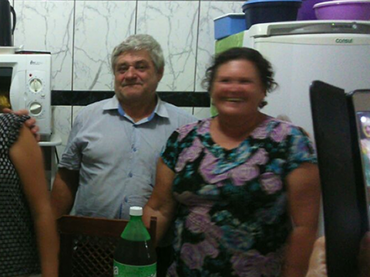 Od�lio e a mulher aceitaram copo de refrigerante de desconhecido e passaram mal ap�s ingerirem a bebida (Foto: Arquivo Pessoal)