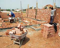 Conforme dados calculados e divulgados pelo IBGE, o custo m�dio do m� no Estado ficou em R$ 1.049,93 em abril