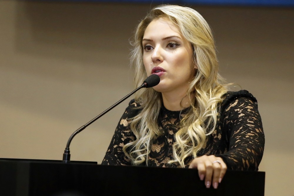 Deputada Janana Riva (PMDB) deve receber R$ 7 mil aps ofensas de ex-secretria (Foto: JLSiqueira/ALMT)
