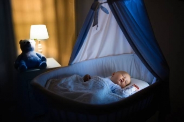 Bebs que comearam a dormir em quartos prprios, antes de completarem quatro meses, dormem, em mdia, 40 minutos mais do que bebs que continuaram no quarto dos pais. (iStockphoto/Getty Images)