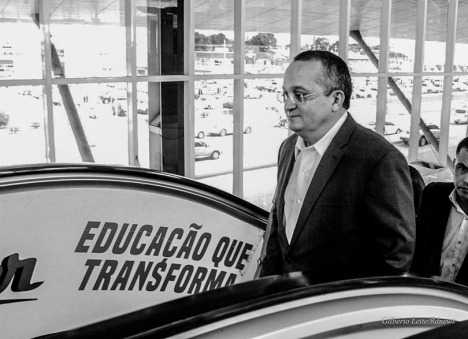 Governador Pedro Taques diz que valor doado por Allan Malouf est na prestao de contas