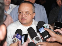 Governador Pedro Taques em coletiva em Sinop