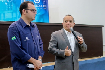 O secretrio de Educao Marco Marrafon e o governador Pedro Taques