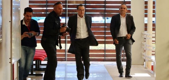 Silval chega ao Frum de Cuiab