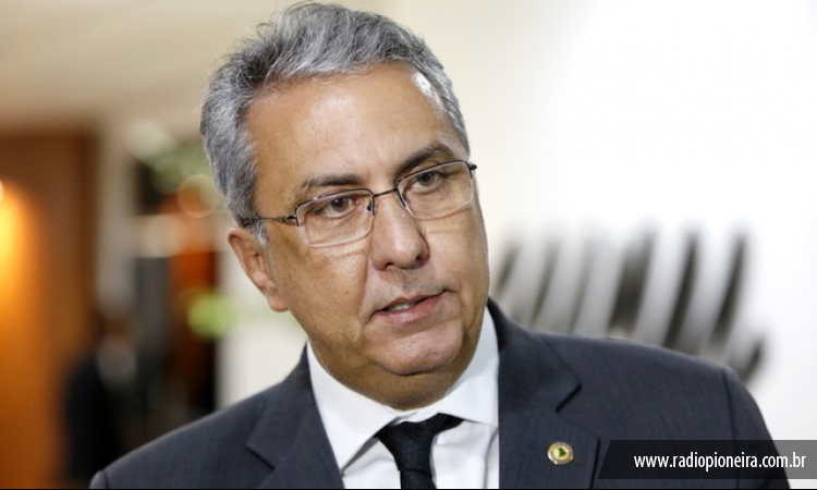 Deputado Adriano Silva (PSB), ex-reitor da Unemat, se tornou r�u em processo (Foto: JL Siqueira/ ALMT)