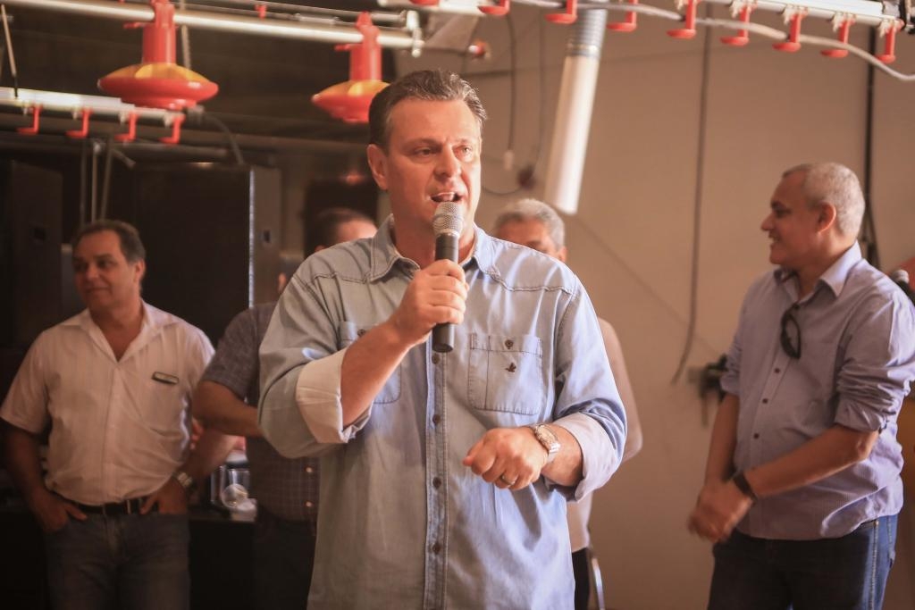 Fvaro durante a inaugurao do ncleo avirio - Foto por: Fernando Rodrigues