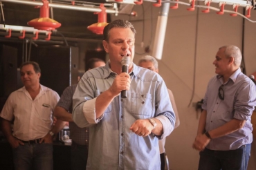 F�varo durante a inaugura��o do n�cleo avi�rio - Foto por: Fernando Rodrigues