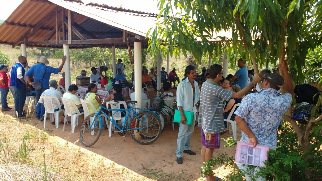 Reunio dos parceleiros com tcnicos do INTERMAT no Nossa Terra Nossa Gente para emisso dos ttulos que j comeam a ser entregues na prxima quarta (18).