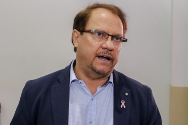 O presidente da CCJR, deputado Pedro Satlite (PSD)