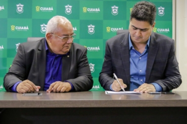 Emanuel d� posse ao novo secret�rio de Habita��o, Air Praeiro, no Pal�cio Alencastro 