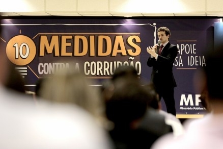 O principal motivo das expulses foi a prtica de atos relacionados  corrupo