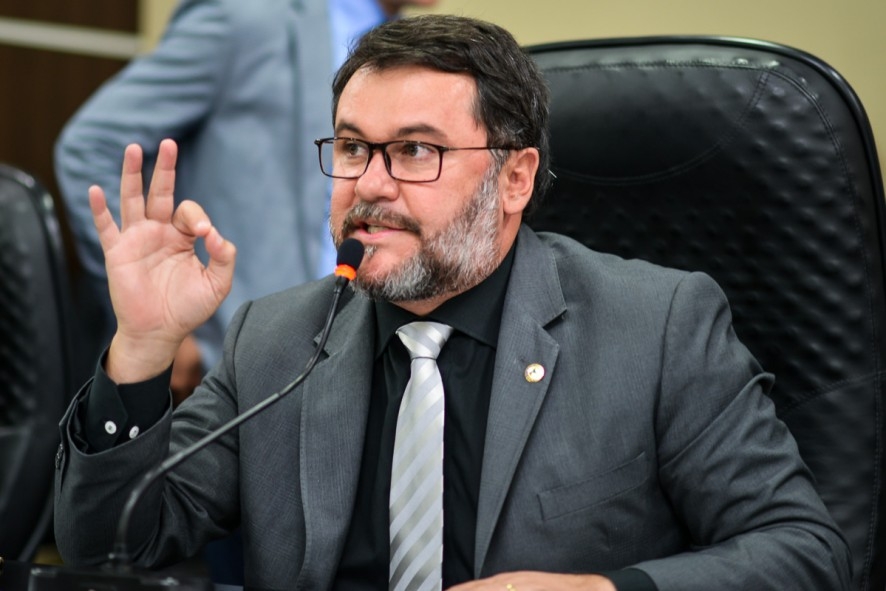 O deputado estadual Oscar Bezerra, que disse que no pagar dzimo de Valtenir