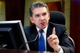 O conselheiro Srgio Ricardo, que est afastado de suas funes no TCE