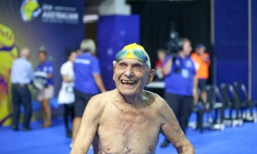 Georges Corones depois de bater o recorde 