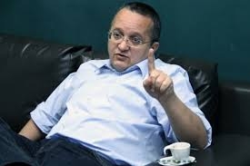 O governador Pedro Taques, que disse no pautar sua vida por pesquisas eleitorais