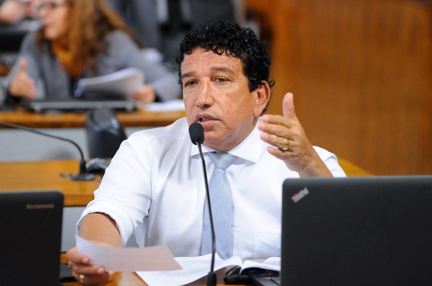 Senador Magno Malta (PR-ES), autor da proposta em anlise na Comisso de Educao (CE)