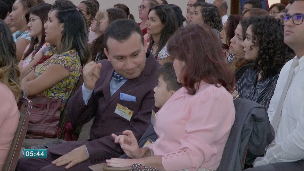 Famlia participa de evento em defesa da incluso  Foto: TVCA/Reproduo