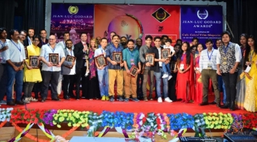 Imagem dos Vencedores do prmio Jean Luc Godard Awards na ndia. Os cuiabanos no puderam estar presentes