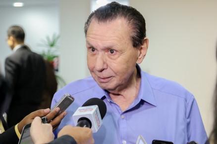 O deputado federal Carlos Bezerra, que conseguiu mais quatro anos de mandato