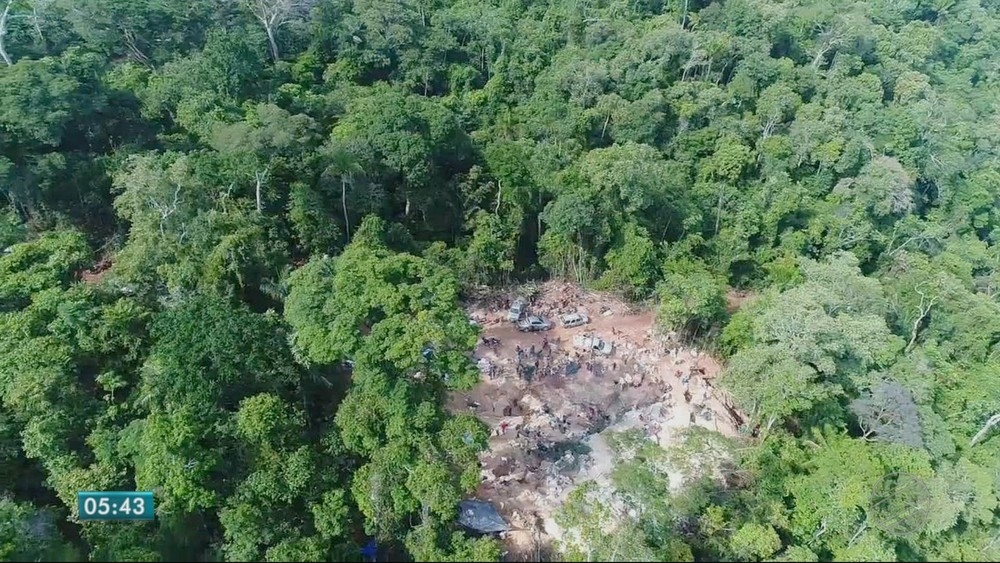 Invaso no garimpo clandestino de Aripuan  Foto: TV Centro Amrica/Reproduo
