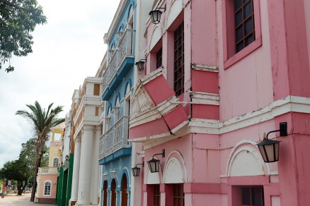 Local tem rplica de casares coloniais de Cuiab