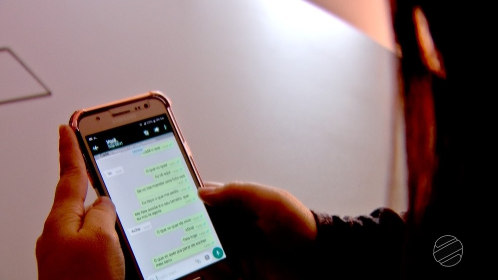 Falso 'curandeiro' aplica golpes em adolescentes, via celular  Foto: TVCA/Reproduo