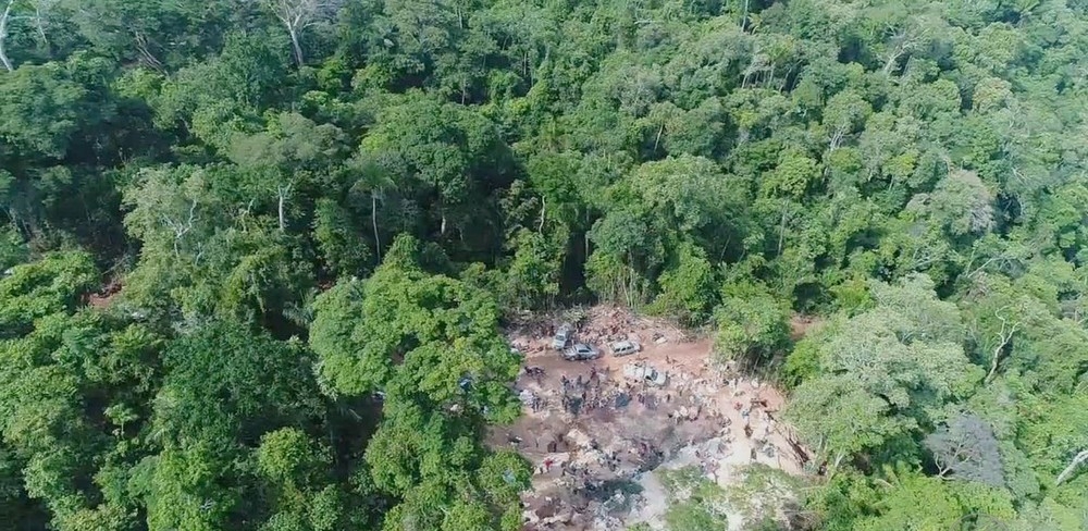 Invaso no garimpo clandestino de Aripuan  Foto: TV Centro Amrica/Reproduo