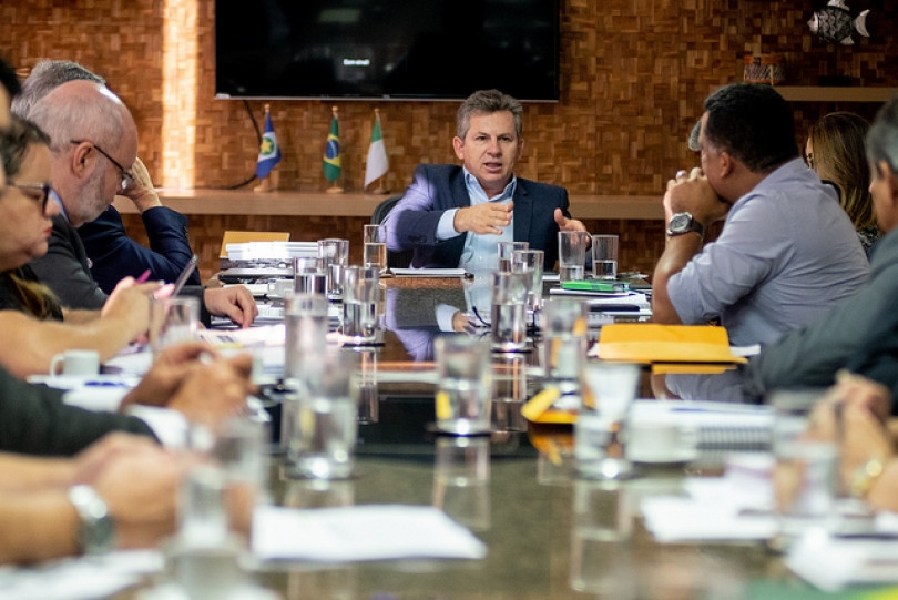 Ainda na primeira semana de mandato, o governador Mauro Mendes (DEM) esteve reunido com todos os seus secretrios no Palcio Paiagus