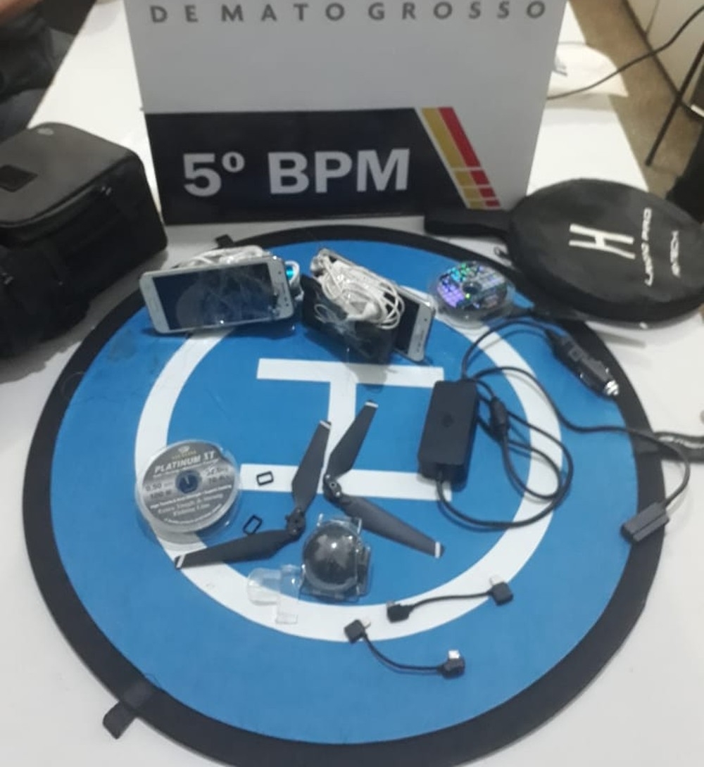 Material apreendido seria jogado dentro de presdio.  Foto: PM-MT/Assessoria