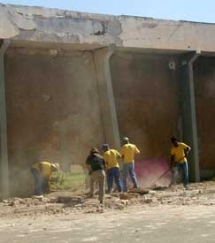 Resgate foi feito por grupo fortemente armados, que explodiu parte do muro da unidade