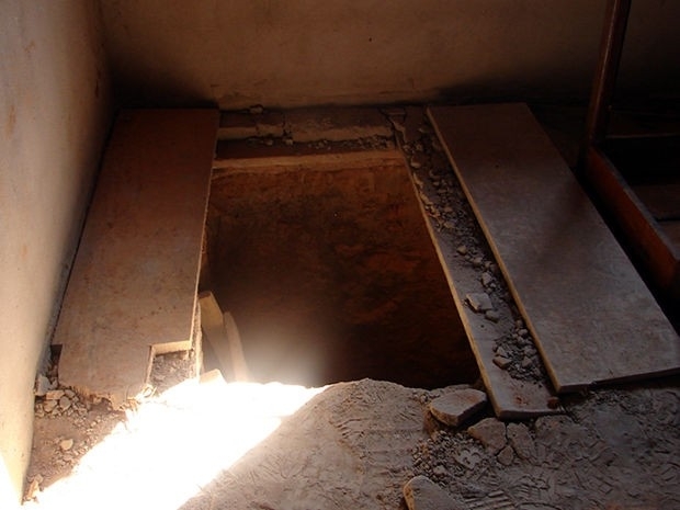 Dentro da residncia, policiais encontraram o buraco de entrada para o tnel