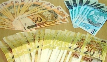 Notas falsas apreendidas eram dos valores R$ 20, R$ 50 e R$ 100 