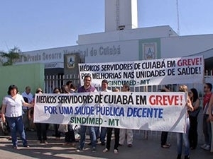 Mdicos fizeram uma mobilizao durante greve