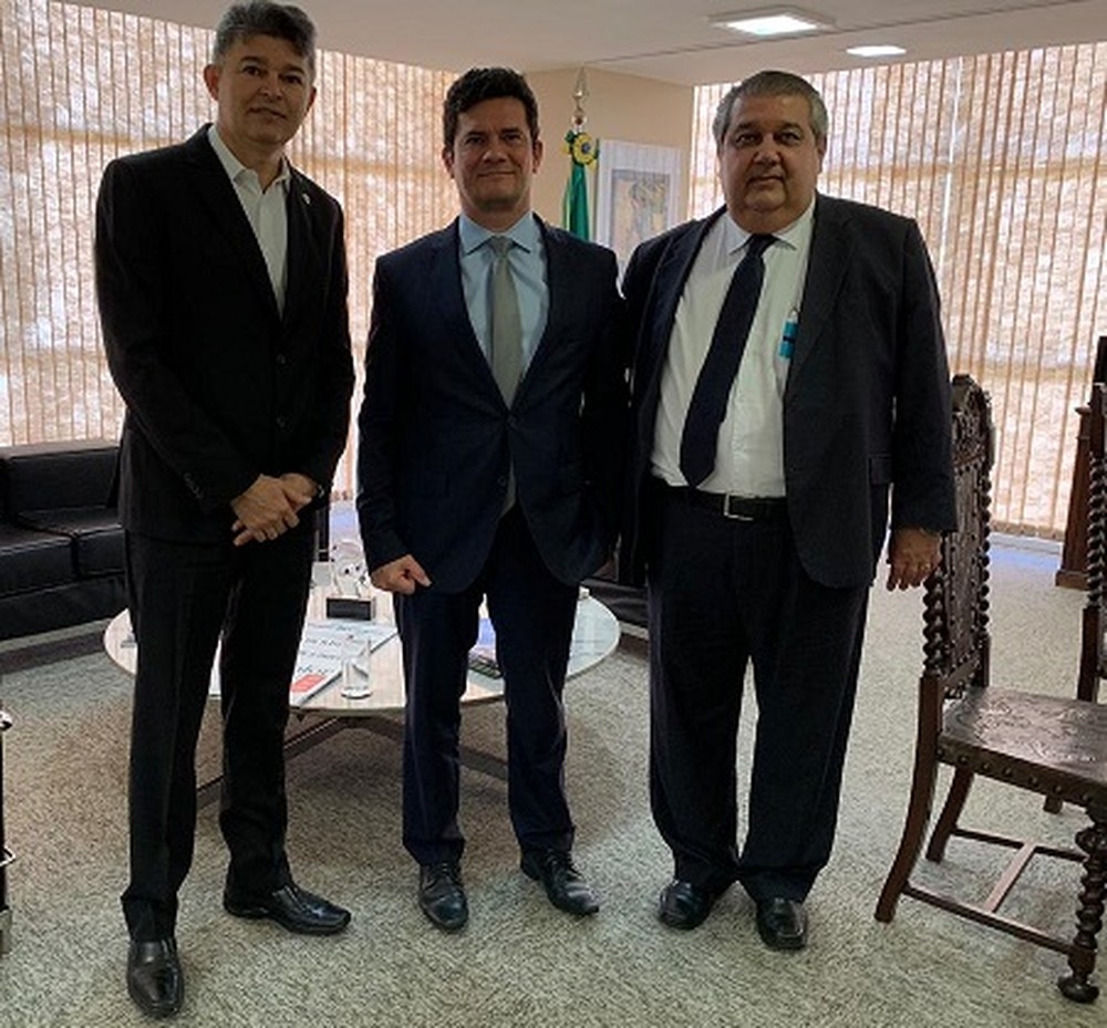 Jos Medeiros e Paulo Prado se reuniram com Srgio Moro, ao centro da foto  Foto: MPE-MT/ Divulgao