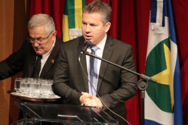 O governador Mauro Mendes, durante sesso que deu incio  19 legislatura