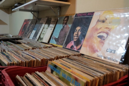 A aura em torno dos discos de vinil no se d somente por conta da esttica