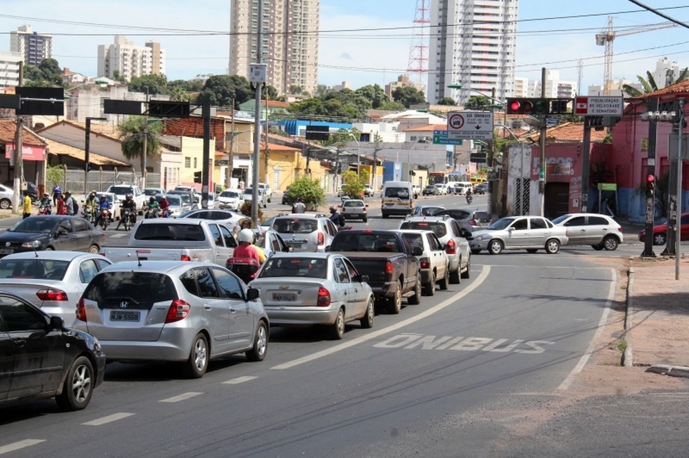 Trnsito em Cuiab  Foto: Luiz Alves/Secom Cuiab