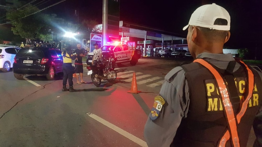 Blitz Lei Seca, em Cuiab  Foto: PM/Divulgao