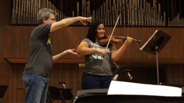 Lindi Elis Concei��o Mariani toca violino h� 9 anos � Foto: Lindi Elis Concei��o Mariani/ Arquivo pessoal