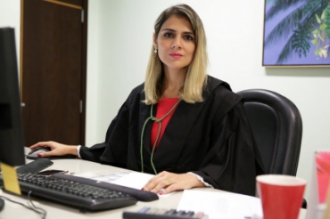 A juza Dayna Lannes Andrade, da 1 Vara do Trabalho de Cuiab