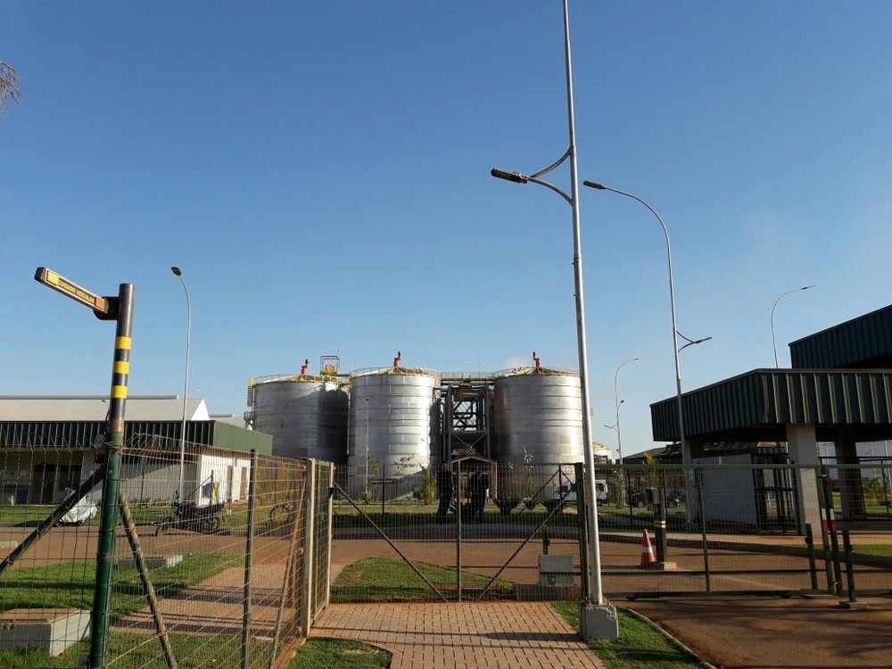 Usina de produo de etanol a partir do milho, em Lucas do Rio Verde  Foto: Andr Souza/G1